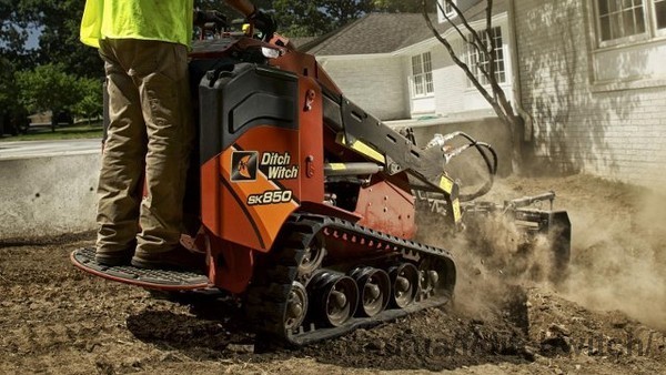 Минипогрузчик SK850 Ditch Witch® уже в продаже
