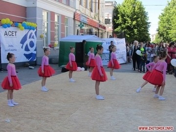 БО «АСЕТ» та ТМ «Нові вікна» влаштували для маленьких житомирян незабутнє родинне свято