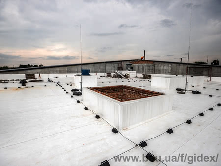 Монтаж плоскої покрівлі ПВХ. Насона станція