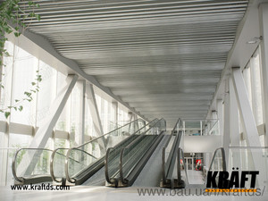 Підвісна стеля з пластинчастої рейки в торговому центрі &mdash; КРАФТ Декенсистем Украина