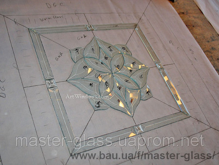 Потолочный витраж с бевелсами в Донецке