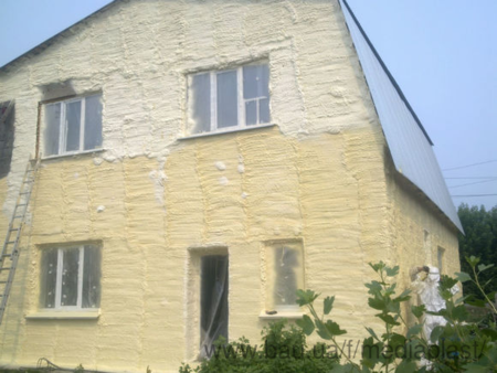 Утеплення пінополіуретаном фасаду будинку