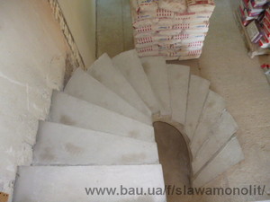 Поворотная лестница из бетона &mdash; Slawamonolit