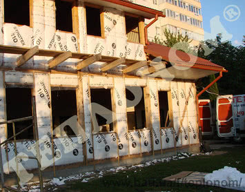 Утеплення каркасних будинків заливним піноплатом екоізол Утеплення каркасних будинків заливним піноплатом екоізол