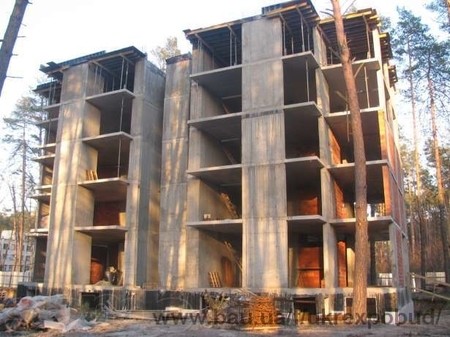 Строительство многоквартирных жилых комплексов.