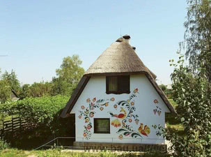 Конопляна українська хата під камишовим дахом &mdash; Велес-Строй