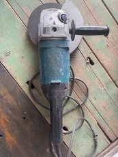 Продам «болгарку» Makita 9069 вживану.