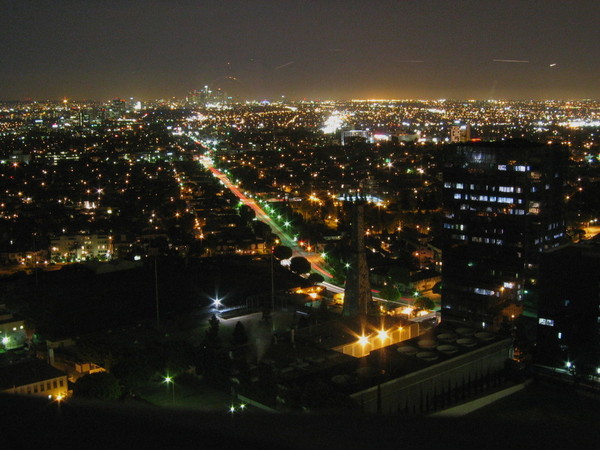 У Лос-Анджелесі встановлена ​​найбільша в світі система вуличного освітлення на дистанційному керуванні