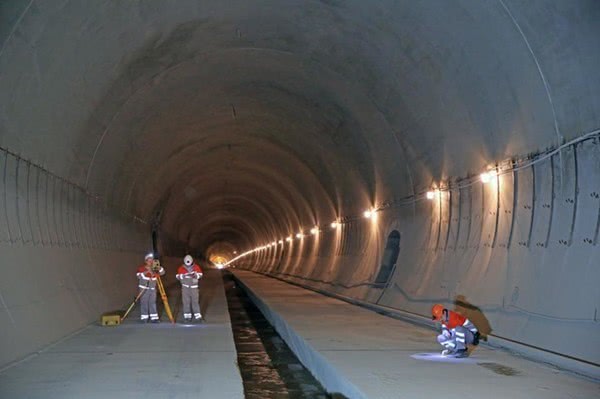 Завершено основні роботи з будівництва Бескидського тунелю