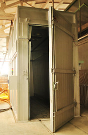 Компания «Паритет» приобрела единственную на юге Украины машину для искусственного старения стекла.