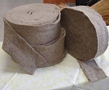 Продаю міжвінцовий утеплювач стрічковий. Стрічкові межвенцовие утеплювачі з джуту використовують як прокладочний матеріал між колодами дерев'яних будівель. Дозволяє рівномірно утеплити будинок і отримати при цьому не тільки теплі, а й красиві сті Продаю міжвінцовий утеплювач стрічковий. Стрічкові межвенцовие утеплювачі з джуту використовують як прокладочний матеріал між колодами дерев'яних будівель. Дозволяє рівномірно утеплити будинок і отримати при цьому не тільки теплі, а й красиві сті