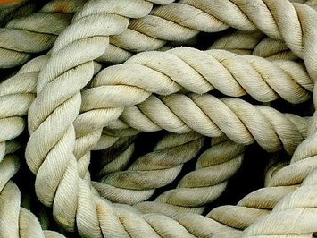 Бавовняний канат. Мотузка з бавовни. Бавовняний канат мотузка використовується для декоративного оздоблення дерев'яних будинків зрубів приміщень інтер'єру меблів. Бавовняний канат. Мотузка з бавовни. Бавовняний канат мотузка використовується для декоративного оздоблення дерев'яних будинків зрубів приміщень інтер'єру меблів.