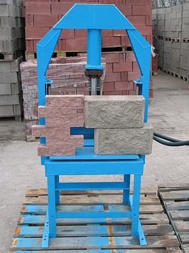 Гильотина для производства рваного колотого камня, блока, кирпича.