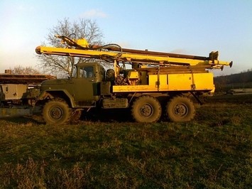 Бурова установка УРБ 2А2 на базі ЗІЛ 131