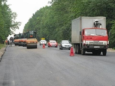 Укладання асфальтобетонного покриття на Окружній дорозі Харкова планується завершити в середині жовтня