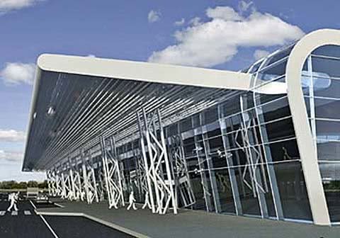 На будівництві нового терміналу аеропорту у Львові встановлюють елементи конструкції даху