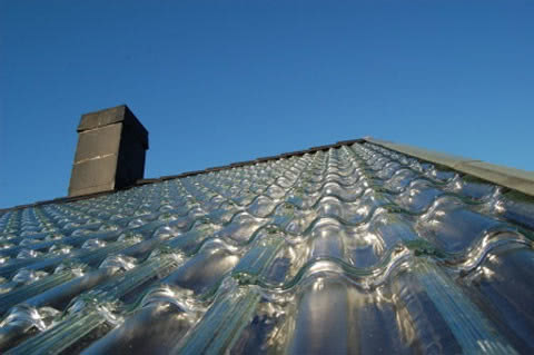 Система сонячного опалення - скляна черепичний дах