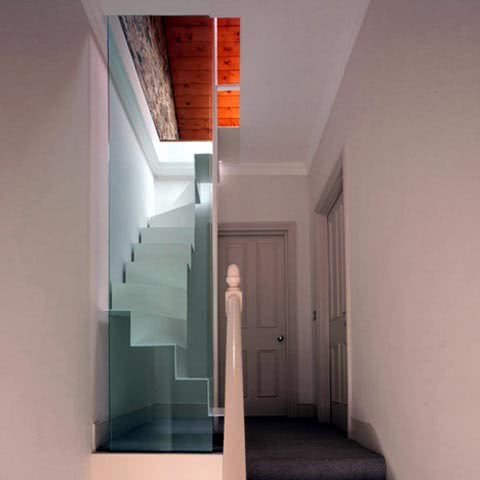 У Лондоні завершено проект реконструкції горищних сходів