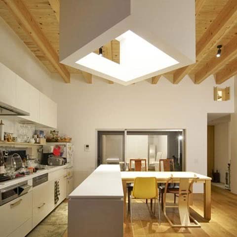 У Японії завершено будівництво житлового будинку з світловим люком