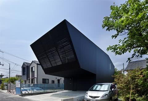 У Японії завершено будівля з безшовним непроникним фасадом