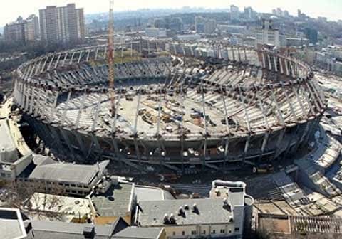 Ванти `Олімпійського` відривають від землі