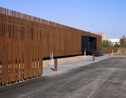 У Франції був реалізований проект з фасадом у вигляді паркану