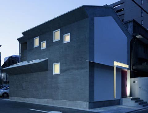 У Японії побудований будинок Замкова щілина