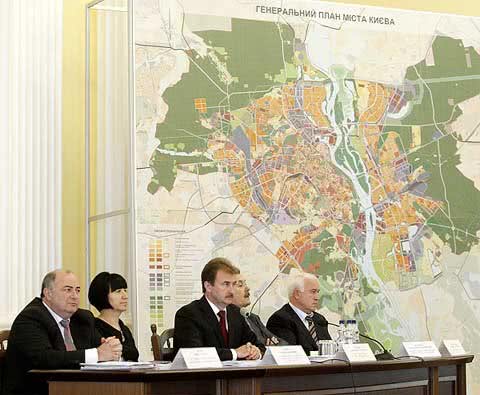 Майже 5 тис. км Харківського шосе відремонтують у столиці