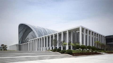 У Китаї завершено будівництво залізничного вокзалу