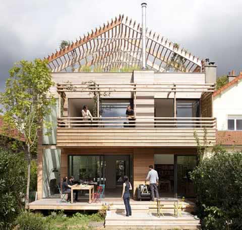 Будинок з терасою на даху