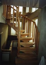 Деревянная лестница — Контраст Деревянная лестница — Контраст