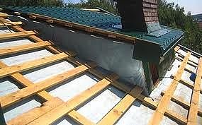 Покриття даху металочерепицею &mdash; Дахивнык