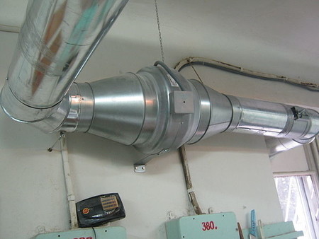 Вентиляция школьной столовой.