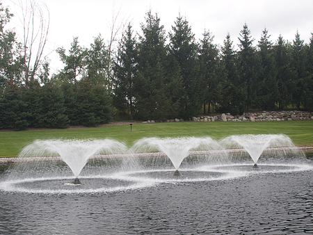 Плавающий фонтан-аэратор серии  с насадкой Tornado