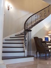 Полувинтовая бетонная лестница &mdash; Slawamonolit