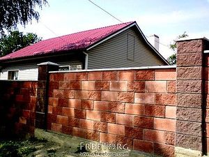 Забор из декоративного(рваного)блока &mdash; УМБР