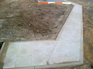 Тротуарная дорожка &mdash; Укрстрой