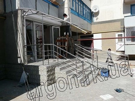 Вход в магазин