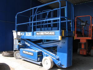 Ножничный подъемник UpRight SL20 — Автал Ножничный подъемник UpRight SL20 — Автал