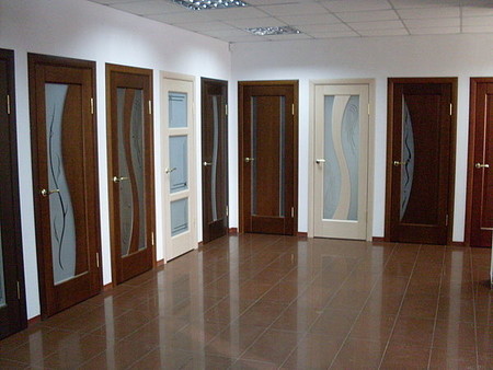 Двери межкомнатные деревянные