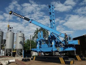 Машина по вдавливанию свай ZYC240FSB &mdash; ФУНДАМЕНТСПЕЦБУД