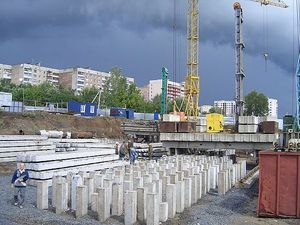 Вдавливание свай установкой УВ-200 &mdash; ФУНДАМЕНТСПЕЦБУД