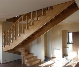 Лестницы, элементы лестниц из массива. &mdash; Головченко