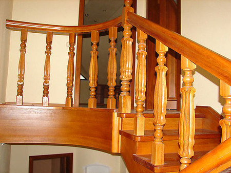 Лестницы, элементы лестниц из массива.