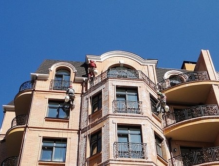 Очистка фасада - удаление высолов