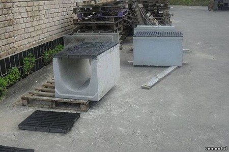 Лотки водоотводные.