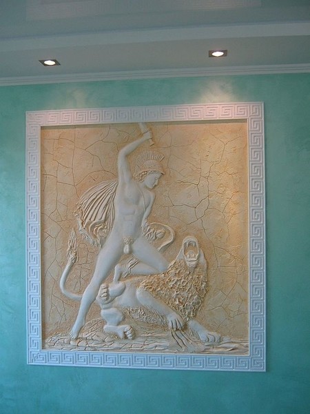 Барельеф в интерьере