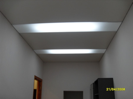 натяжной потолок глянец