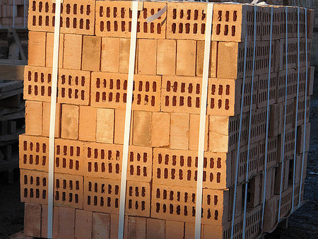 Кирпич пустотелый общестроительный Чапаевского КЗ.